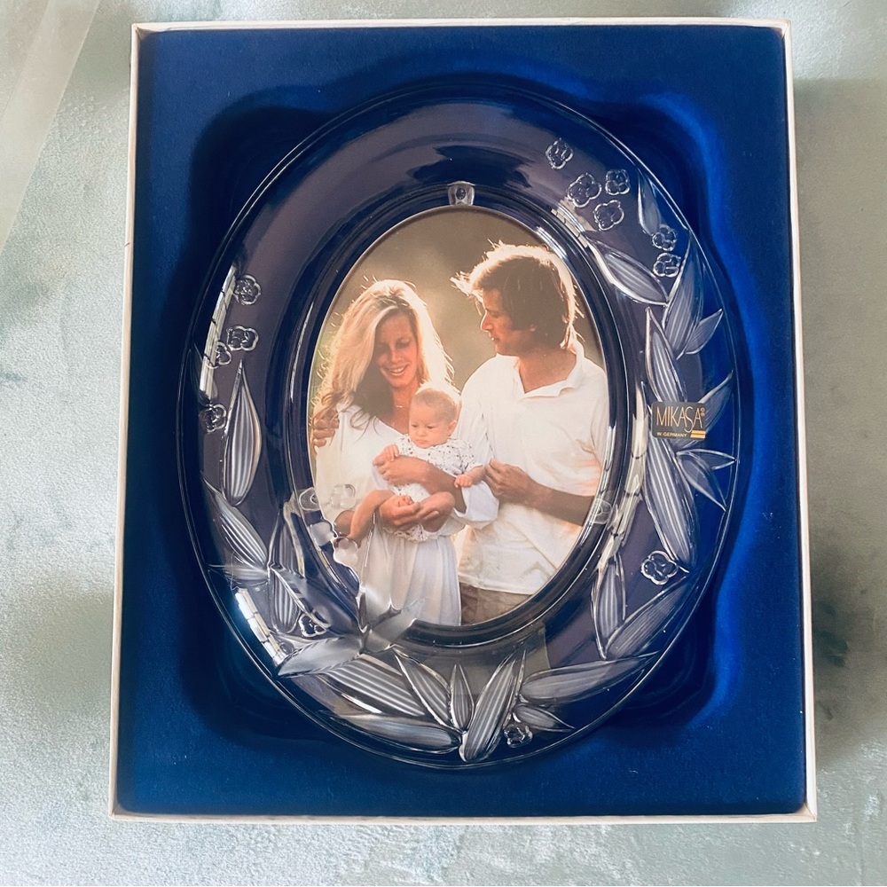 Mikasa glass wedding picture frame